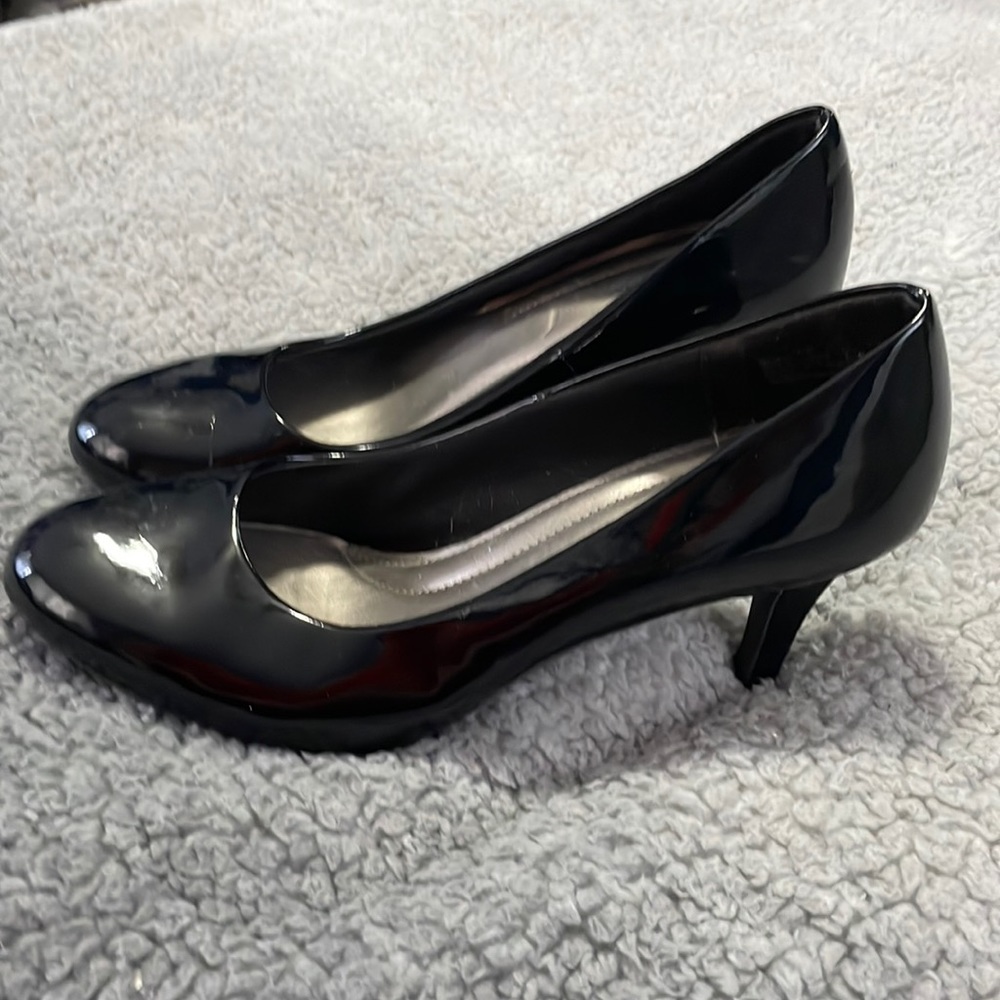 Short black heel